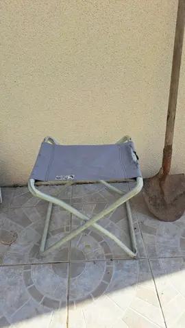 Tabouret de camping à réparer
