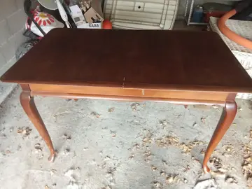 TABLE EN BOIS
