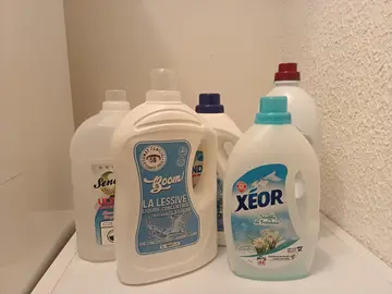 bidons de lessive vide