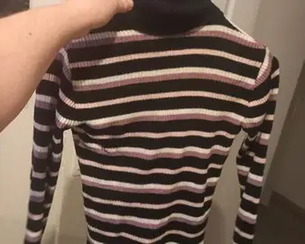 Pull manche long colle rouler bon état laver enfant fille taille 6 ans marque tissaia
