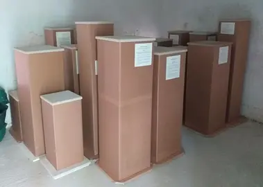 Colonnes présentoirs