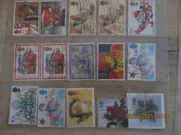 15 timbres oblitérés Noël Grande-Bretagne