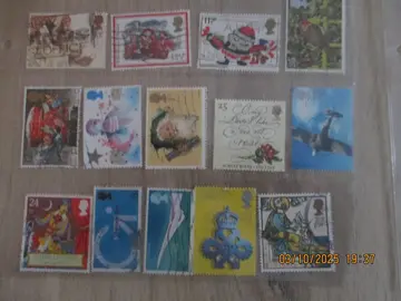 14 timbres oblitérés Noël Grande-Bretagne