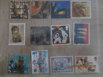12 timbres oblitérés Noël Grande-Bretagne