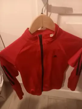 veste rose foncé manche longue tes bon état laver pour ados fille de 10/11 ans marque adidas
