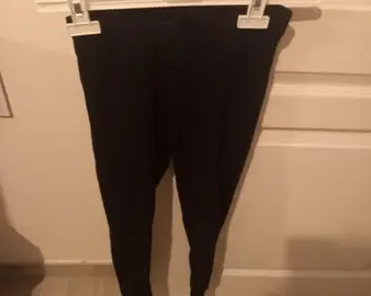 Leggins noir laver bon état pour ados fille 12 ans marque kiabi