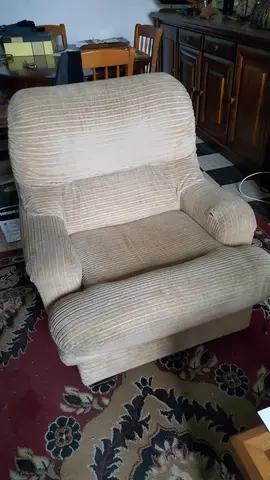 Fauteuil très confortable potable dans l'ensemble