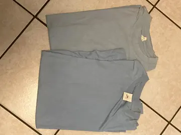 2 tee shirt taille XL
