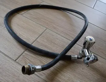 Piquage avec robinet et flexible