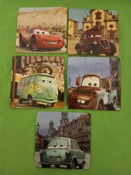 5 petits puzzles cars