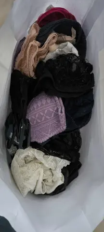 vêtements fille et sous vêtements femme