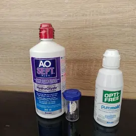 Produits AO SEPT et OPTI-FREE pour décontamination de lentilles SOUPLES