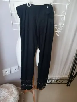 leggin court dentelle strass métallique sous le genou
