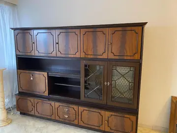 DONNE BUFFET STYLE TRADITIONNEL - 5 PORTES/2 TIROIRS/ETAGERES ET VITRINES VERRES