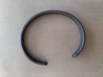 Bracelet avec deux aimants