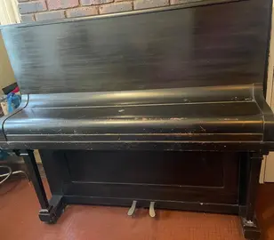 piano HW Barnes à venir récupérer prévoir des bras😁pas d’aide sur place