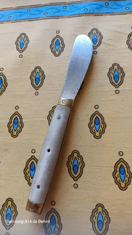 Couteau à beurre métal et autre matière