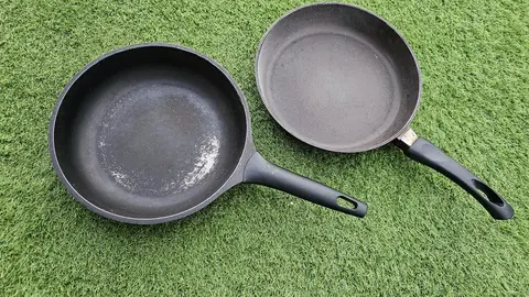 2 poêles