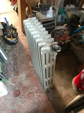 Radiateur fonte ancien avec robinet H92 L56
