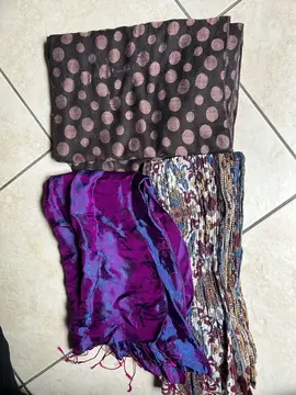lot 3 foulards