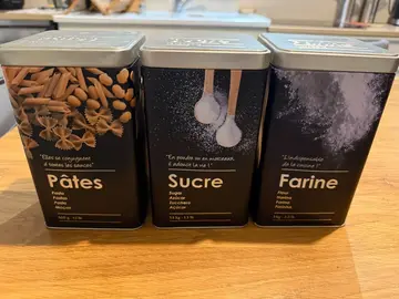 boîte de rangement en fer