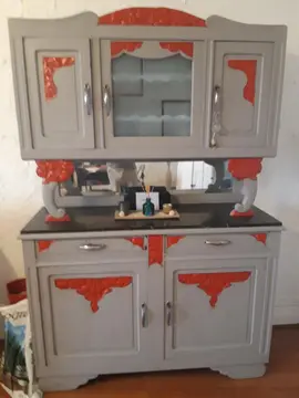 Donne buffet,meubles salon et table basse avec tapis