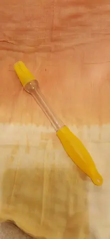 Pinceau de cuisine avec réservoir pour la sauce