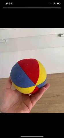 petite balle mousse avec grelot