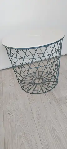 table d'appoint range coussin