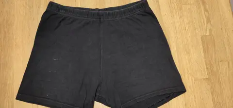 Short noir 10-12 ans