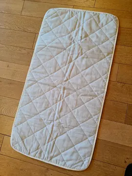 sur-matelas lit bébé