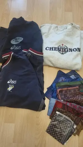 3 sweats homme xl et pochettes soie