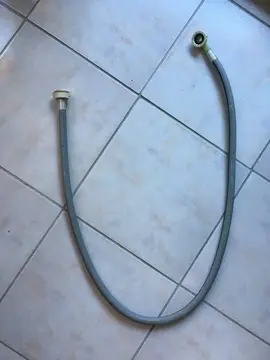 Tuyau arrivée d'eau lave linge
