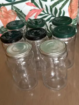 8 bocaux de taille moyenne