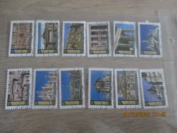 12 timbres oblitérés "Patrimoine de France"