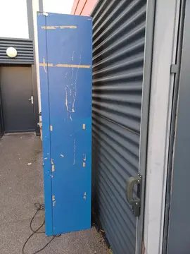 donne vitrine dans l'état