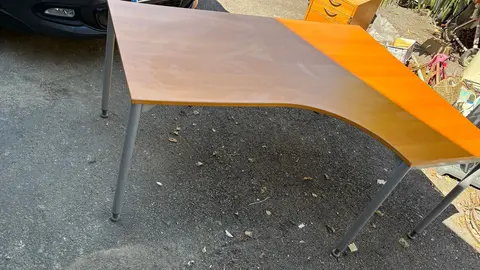 bureau angle