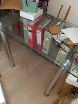 table verre et pieds metal