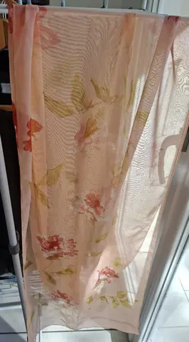 Echarpe en voile rose
