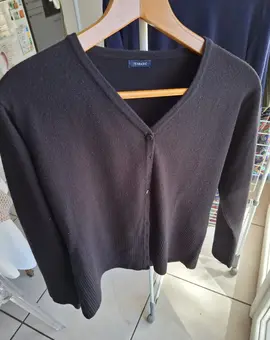Cardigan noir boutonné T44