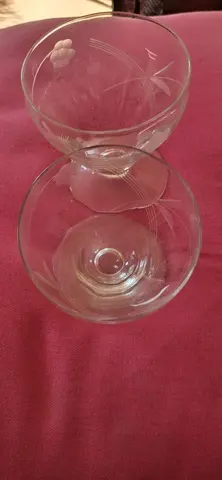2 verres à pied 7 cm haut