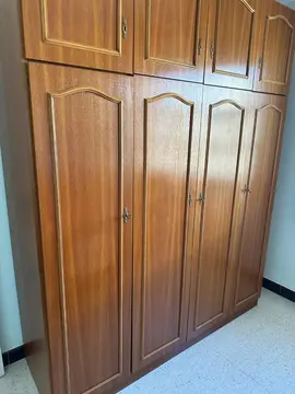 Donne buffet de salon, grande armoire de chambre et petit meuble tv