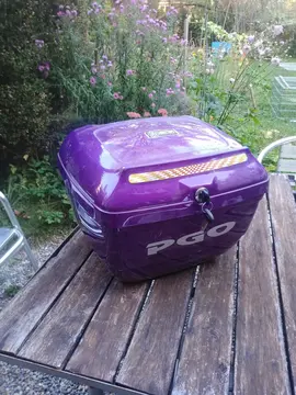 coffre casque de scooter