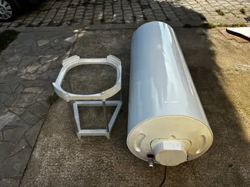 chauffe eau 250 litres .