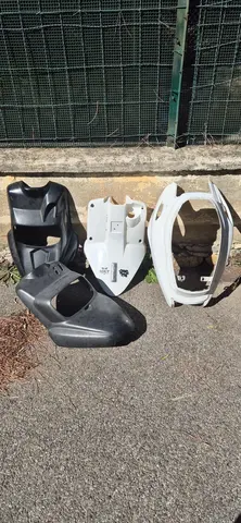 Lot carénages scooter