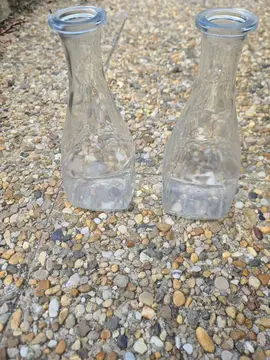 2 PICHETS EN VERRE DE 1 LITRE