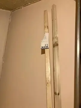 2 tasseaux de bois