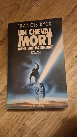 Un cheval mort dans la baignoire