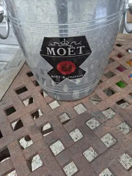 saut à champagne moet et chandon