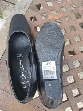 chaussures neuves taille 39